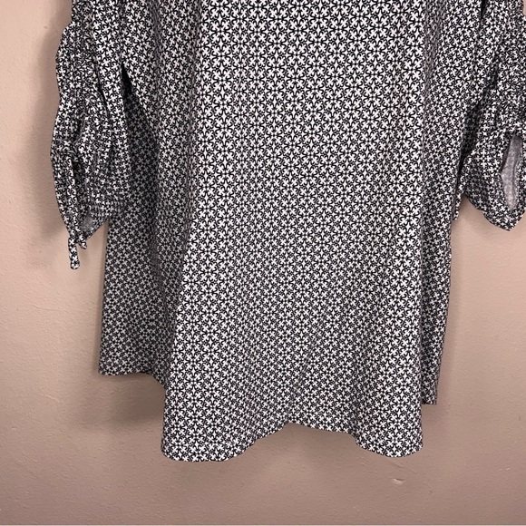 XL CHRISTOPHER AND BANKS BLACK WHITE TOP VNECK STRETCH GEOMETRIC BOHO - Picture 7 of 13